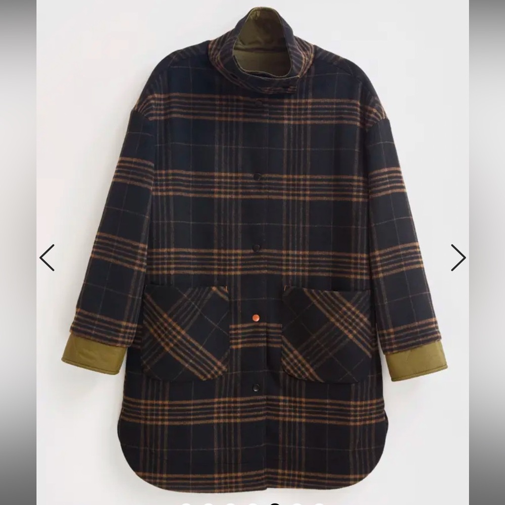 NWOT Wool Reversible Quilted coat - Picture 5 of 7